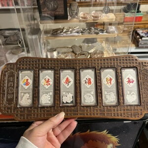 2010N   nbs[j[C[ 6 50g Vo[J[A[go[Zbg