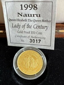 14カラット金貨。爆撃されたバッキンガム宮殿を視察するエリザベス2世女王の肖像。7.77g