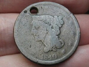 1840 年製 編み髪 大型セント硬貨 - 穴あき、大きな日付、粗雑な売春宿トークン?