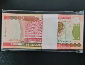 100 1993N Ur[N 100000 eBJC  ʉ UNC