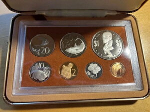 NbN 1975N 7gv[tRCZbg J e č