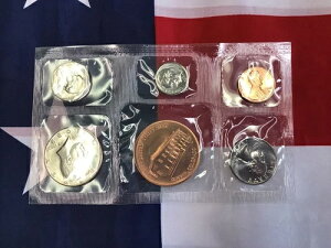 写真の通り、1988-D 米国造幣局公式記念品セット。