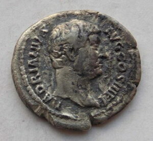 ���[�}�鍑�B�n�h���A�k�X�B AR �f�i���E�X VOTA PVBLICA�B����137�N����138�N�B���A �I