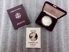 1988-S アメリカンイーグル プルーフコイン .999 - 1オンス シルバー USE88UR0