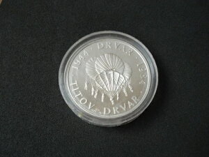 ���[�S�X���r�A�A�`�g�t�E�h�����@���A1944�`1984�N�A�⃁�_���A�`�g�A�p���`�U��