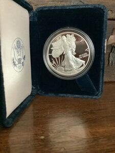 2006NčoeB݃v[tAӒ菑AP[XAt