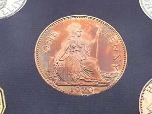 1970N v[t yj[ GUxX2 uY 9.45 g ? 30.8 mm KM# 897, Sp# 4157