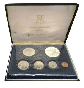 tNE~gɂ1974NCMX̃@[Wv[tRCZbg