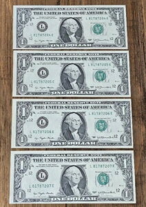 1977NV[Y 1h * (4) 1h̘AVAԍ