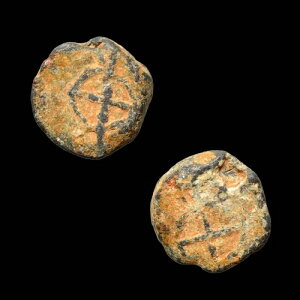 �󏭂ȏ\���R�X��PB�V�[�� �~�`�̉��Ƀ}���^�\����2�������╨