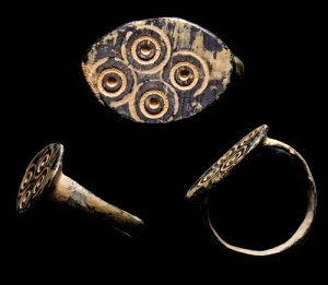 󏭂ȏLXg[}̎wցALXg̏Ղ𖂖@̖ڂƂ4̏\˂`