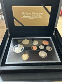 女王戴冠式エグゼクティブ・プルーフ・コインセット（ケース入り）（CG84/16）