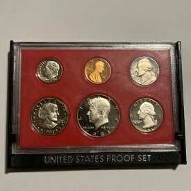 米国造幣局発行の 1981-S タイプ 2 プルーフ セット。