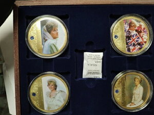 AJǔs̃_CAi܂̏ёA24ŏd˂ꂽ4̃_IZbg