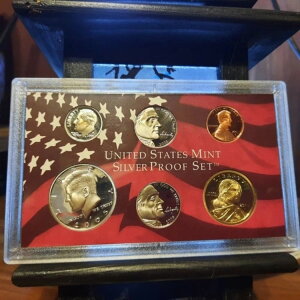 2005Nčǔs̋݃v[tZbgi11jB󏭂ȃ~gG[ZbgB