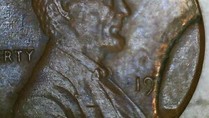 19?? 2.55 gr �y�j�[�A3 ������ 5 ���̕����ɃX�J�b�h�t���B