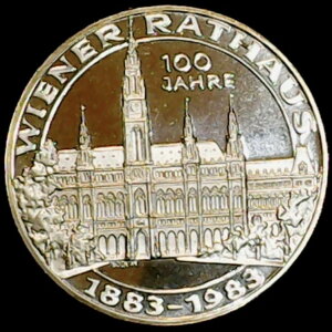 n 0.925A1983NI[XgAǔs 500VOAEB[sɁA