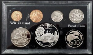 1977 Nj[W[h 7 ̃RC v[t Zbg (1 h X^[O Vo[ RCt)