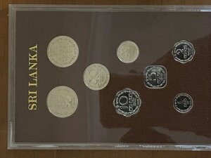 1978 NXJ̃v[tݕB󏭂ȓAWAǔs̃RC 8 ZbgB