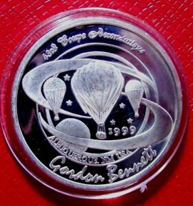 1999�N �A���o�J�[�L�A�j���[���L�V�R�B�B�M�C���t�B�G�X�^ ���^�� 1�g���C�I���X 999 �V���o�[�J�v�Z��
