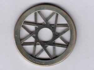 �C�X���G�������L�l�e�B�b�N���_���F��A50mm�A1990�N * �X�^�[�a�� * �i�C���E�o�b�\�� *
