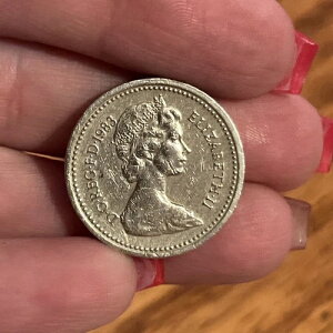 󏭂 1983 NNC[ GUxX 2  1 |h RC G[ufJX G gD^v㉺t