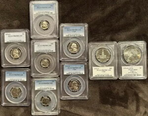 1776-1976�N ���a200�N�L�O PCGS �R�C���Z�b�g - Ike LOST YEAR ���܂�9���̃R�C�����ʐ^�Ɏʂ��Ă��܂�
