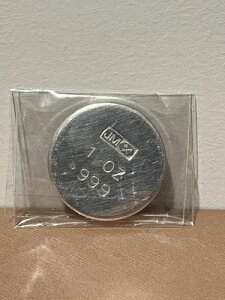 ���Ɋ󏭂ȃI�[�X�g�����A�Y�W�����\���E�}�b�Z�C999�V���o�[1�I���X�v�����V�F�b�g���E���h