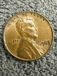 1963N ~g}[NȂyj[ - ɁuLvƁuIN GOD WE TRUSTv̍BXgCNG[ A