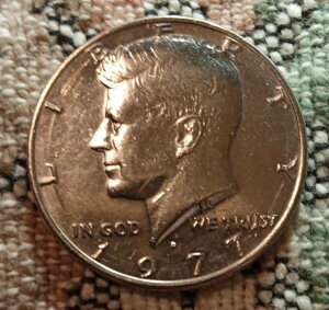 1977 �N D �P�l�f�B 1/2 �h���ADDO�A�ȉ~�`�R�C�� �G���[�A�~���g �t�B���h�B