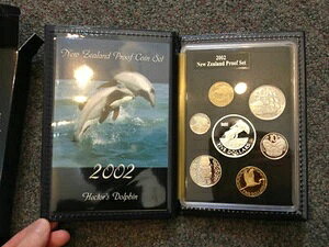 j[W[h - 2002N - ␻v[tRCZbg - wN^[YhtB