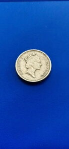 1990�N1�|���h�d�݁A�����t���܂̃G���U�x�X2�������A��