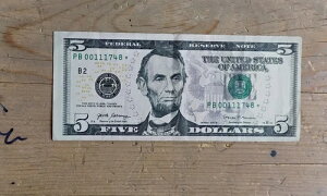 5�h���̊󏭂ȃX�^�[�m�[�g�B�V���A���ԍ���#00111748�ŁA�ʒu������Ă���B