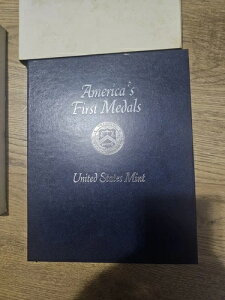 �A�����J���̃��_�� �č������ǔ��s �R�C��11���Z�b�g�i���v2���j