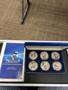 �~�b�L�[�Ƃ�75�N�� - 1�I���X �V���o�[ �v���[�t ���_���I�� - �~�b�L�[�̍ō��̉f��̏u��