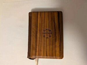 GT̐Ԃ̐V񐹏ƒFJ[hAI[u̖؂̃Jo[t