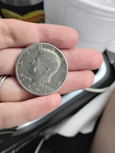 1971NPlfBEn[t_[̌AA󏭂ȋth