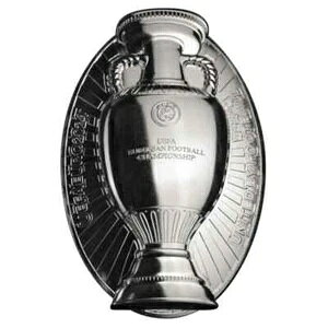 UEFA�����g���t�B�[ 3�I���X �v���[�t����� 10�h�� �\���������� 2024�N