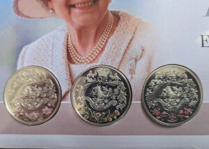 究極のエリザベス2世女王95歳の誕生日記念銀貨セット。世界で295枚限定