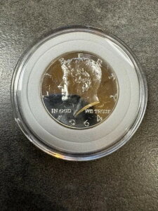 1964Nv[t900uPlfBvVo[n[thA27,700񔭍ŝ킸390񔭍s̊󏭕i