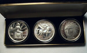 �_�j�G���E�J�[ - 2011�N UNA 20 �A�����X 3�� - ���R�̏��_���ƃC���f�B�A���E�`�[�t���̒��ȂƏ�n