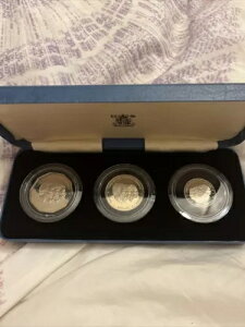 h~jJa 󏭃v[t Zbg 3 RC 1983 25 CENTAVOS 1/2 y\ 1 y\B