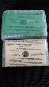 j[[NAMs̃Vb_[ōْfꂽ1000̎Ačʉ݂̃KuPbg2Zbg