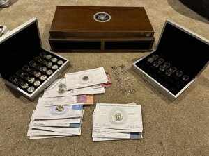 世界準備金大統領硬貨セットと441ドル硬貨入り木製ディスプレイケース