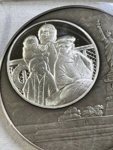 1976NtN~gX^[OVo[AJIAJI_