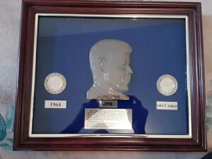 JFK記念コインセット 1964年 ルビー、エメラルド、サファイア入り ゴールド ハーフドル