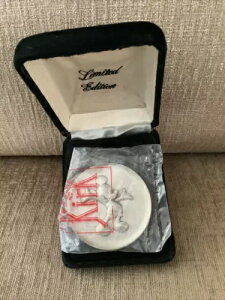 fBYj[̖@ ~bL[}EX 2.3IX Vo[ nC[t fBYj[ _ RC 1974N