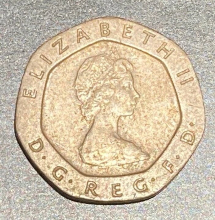 楽天市場】1982年初年度発行 20ペンス硬貨 エリザベス女王 イギリス 