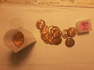 �����J�[���E�E�B�[�g�E�Z���g�̃W�F��BU���[���i50������j�B40�N��̓��t�ƃ~���g�}�[�N�����݁B