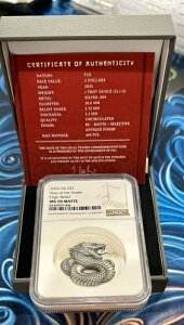 2025�N �t�B�W�[ 2�h�� ���i�E�X�l�[�N �A���e�B�[�N���H UHR 2�I���X �V���o�[�R�C�� - NGC MS 70